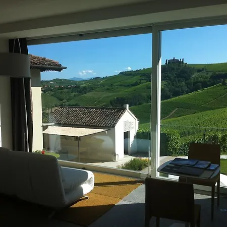 Country house Palas Cerequio La Morra